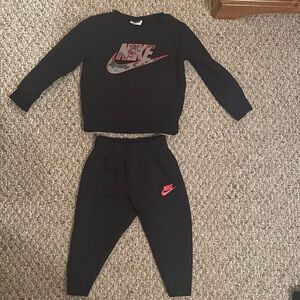 Nike Sweatshirt and Sweatpants Outfit Size 2T